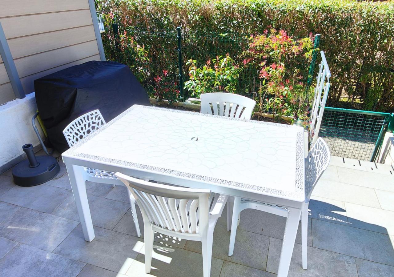 Mazet - A 300M De La Plage / Terrasse / Wifi / La Conciergerie Varoise La Londe-les-Maures Zewnętrze zdjęcie