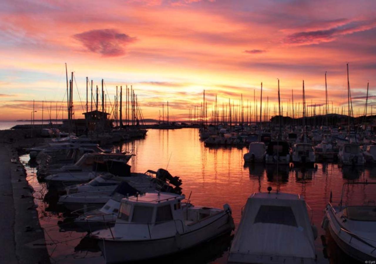 Mazet - A 300M De La Plage / Terrasse / Wifi / La Conciergerie Varoise La Londe-les-Maures Zewnętrze zdjęcie